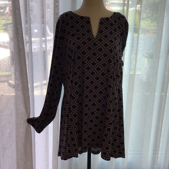 Laura Plus Black Pink & White Geometric Tunic - Picture 2 of 6